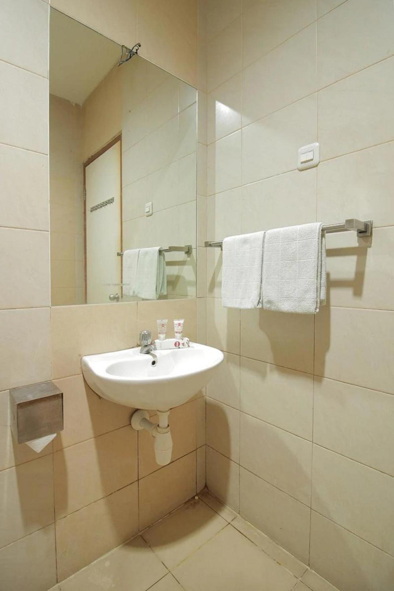 Capital O Galaxy Inn Bandung Eksteriør billede