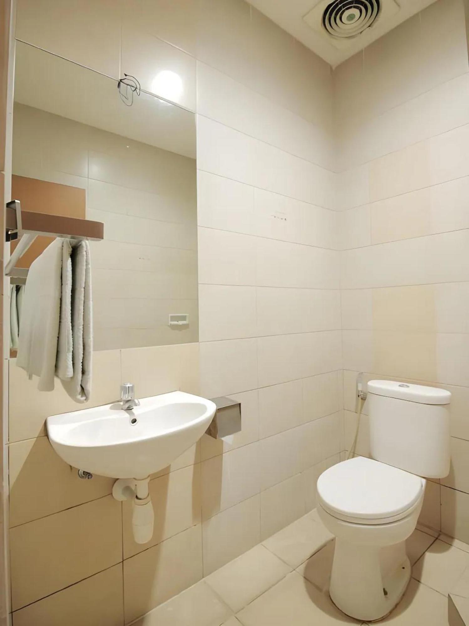 Capital O Galaxy Inn Bandung Eksteriør billede