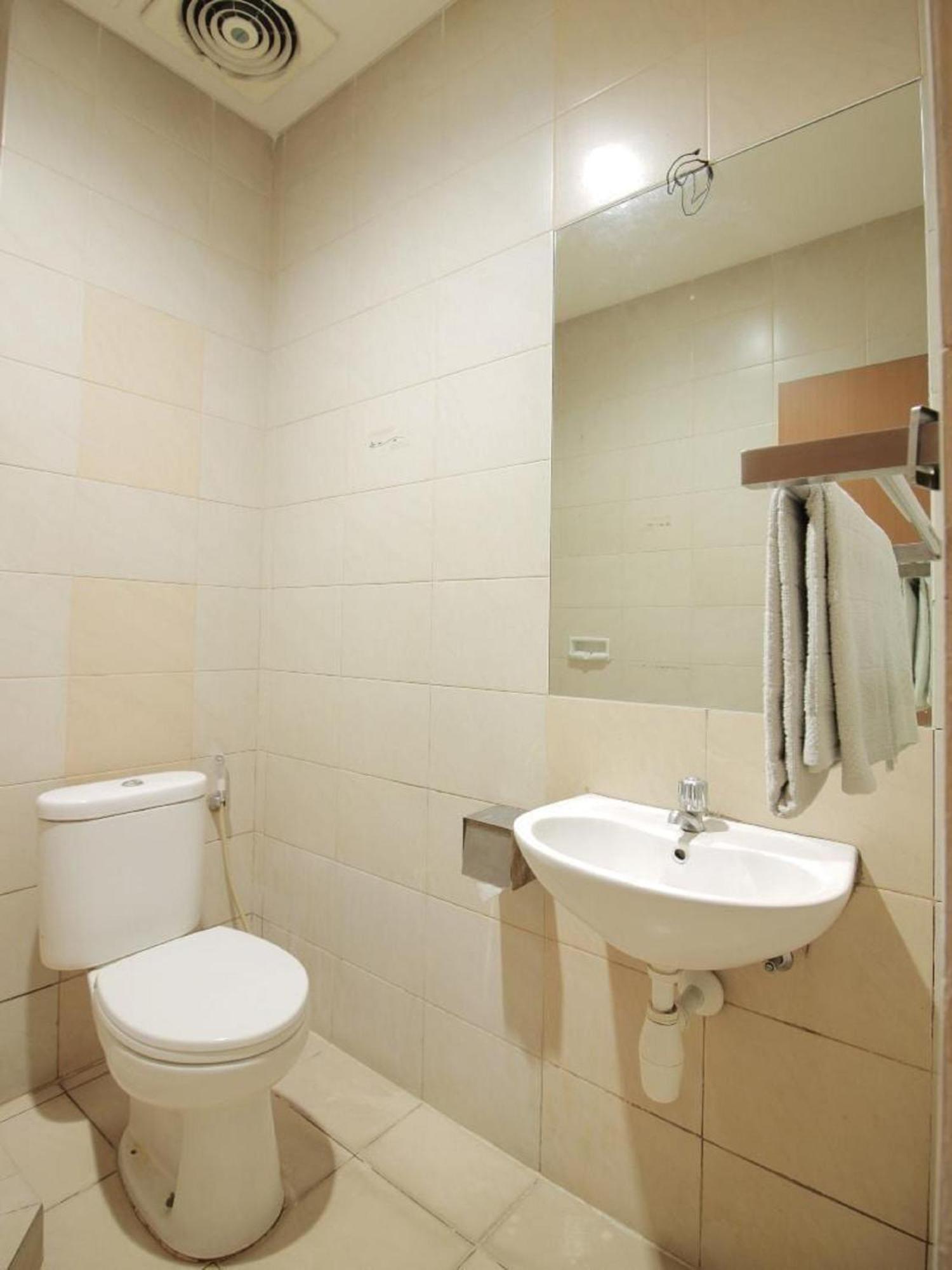 Capital O Galaxy Inn Bandung Eksteriør billede